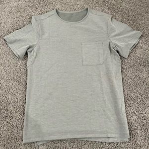Lululemon shirt size medium